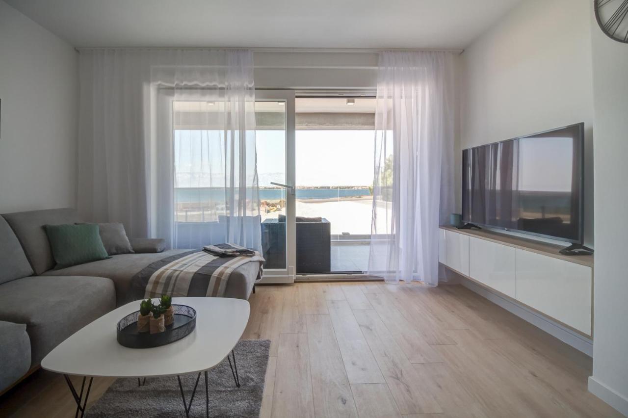 Luxury Beachfront Villa Crystal Aenona - By Ta Leut Agency Nin Exteriör bild