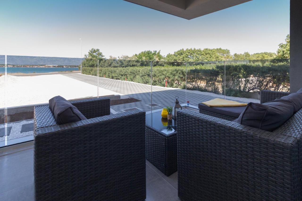 Luxury Beachfront Villa Crystal Aenona - By Ta Leut Agency Nin Exteriör bild
