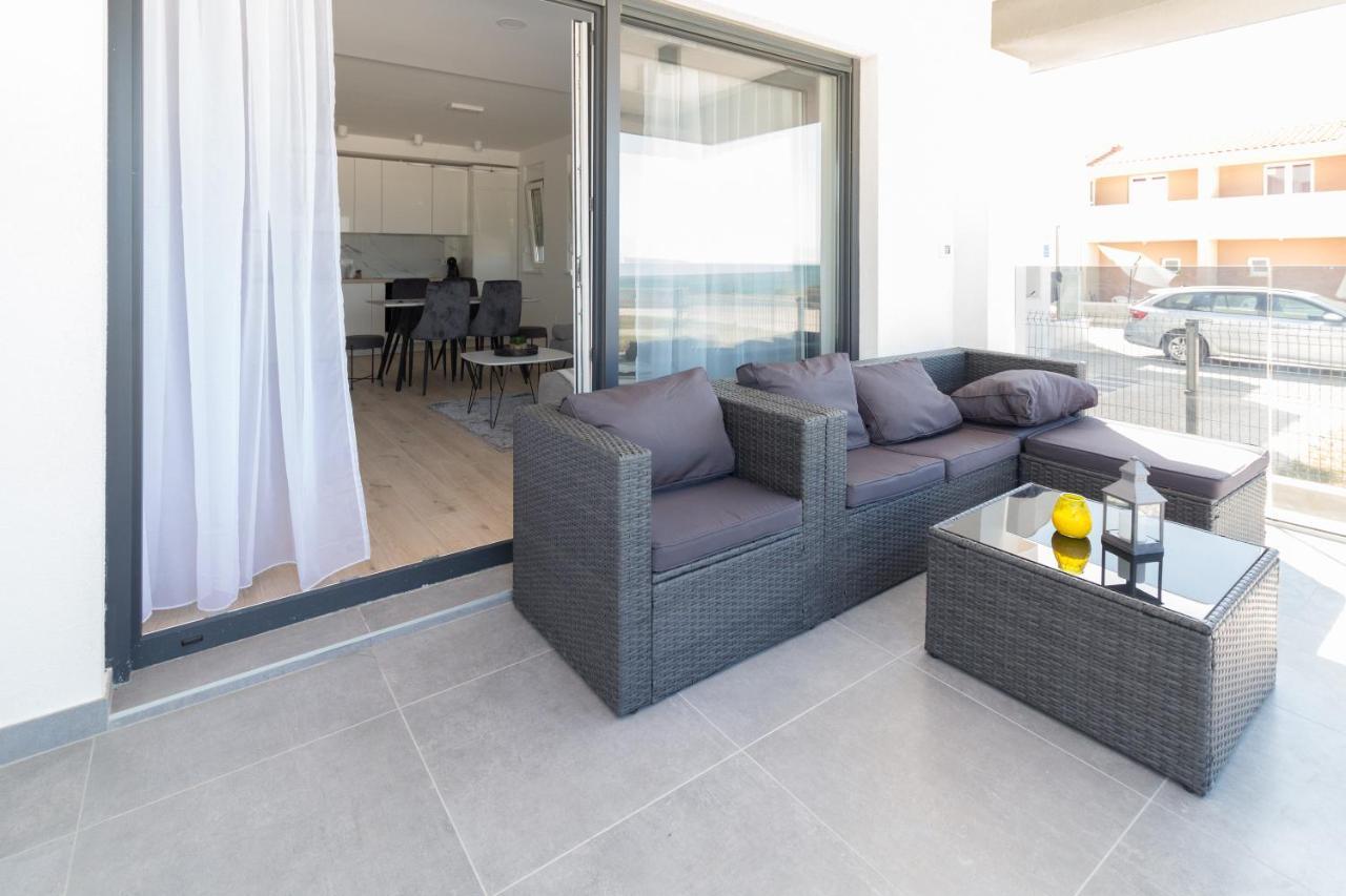 Luxury Beachfront Villa Crystal Aenona - By Ta Leut Agency Nin Exteriör bild